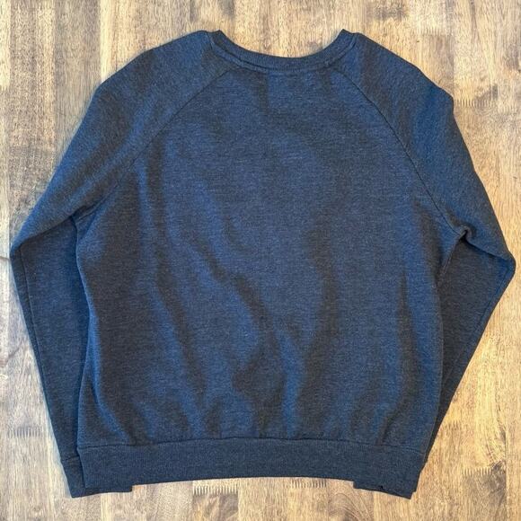 Disney Women’s Lilo and Stitch Latch Hook Crewneck Sweatshirt Gray Size Medium - Picture 9 of 9